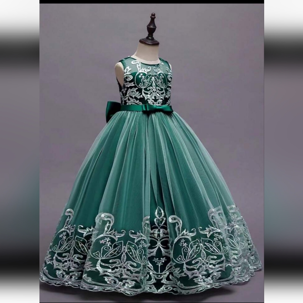 Charming Green Kids Dress with White Detailing
